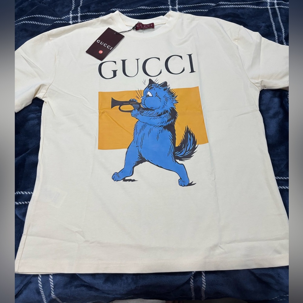 BNWT men’s Gucci tshirt